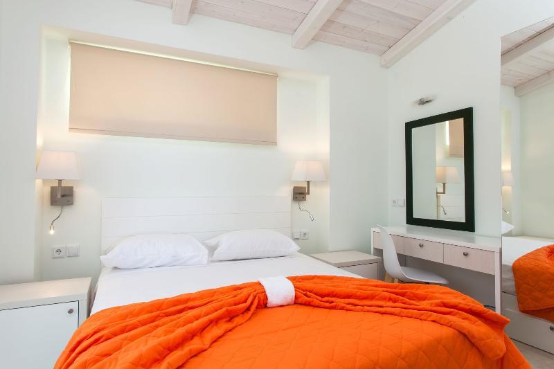 נאה פוטידאה Elpiniki Luxury Apartments מראה חיצוני תמונה
