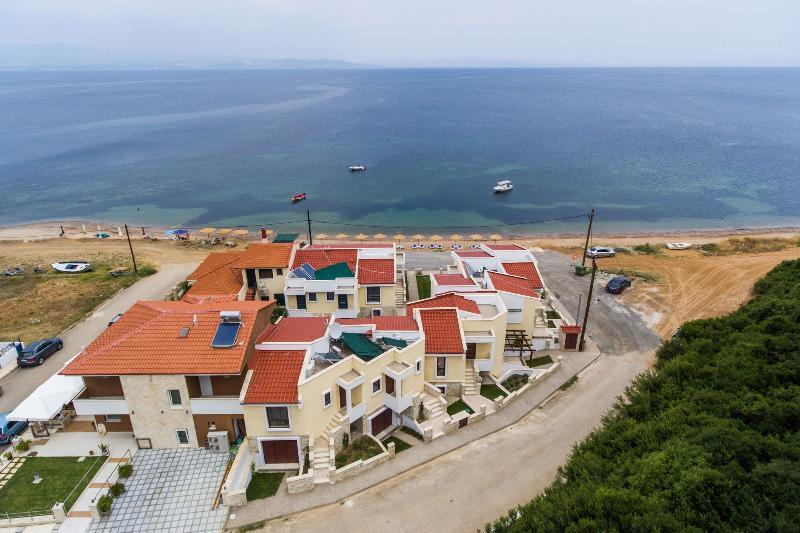 נאה פוטידאה Elpiniki Luxury Apartments מראה חיצוני תמונה