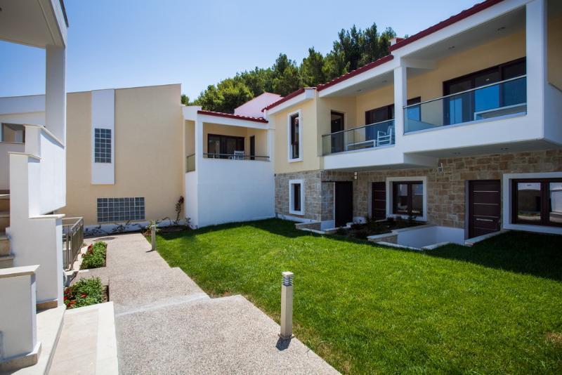 נאה פוטידאה Elpiniki Luxury Apartments מראה חיצוני תמונה